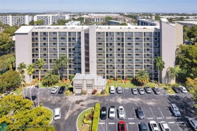 Lake Condo For Sale in Pompano Beach, Florida