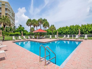 Expansive ocean and lagoon views from every room in this direct - photo 32