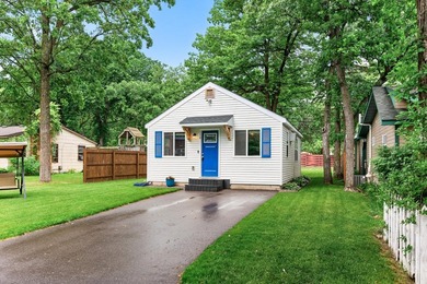 Welcome to this beautifully remodeled 1-bedroom, 1-bath home - photo 2