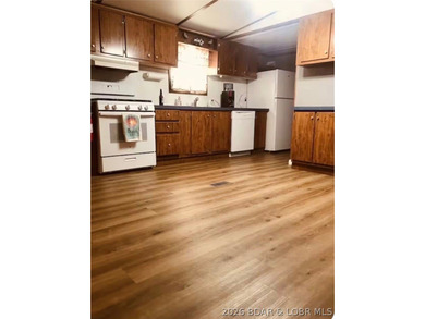 Enjoy peaceful lake-area living in the desirable Deer Run - photo 10