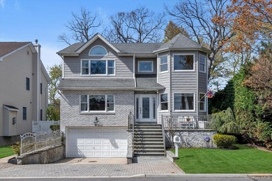 Welcome to this timeless elegance and exquisite Colonial in one - photo 1