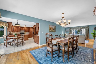Welcome to this timeless elegance and exquisite Colonial in one - photo 5