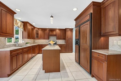 Welcome to this timeless elegance and exquisite Colonial in one - photo 6