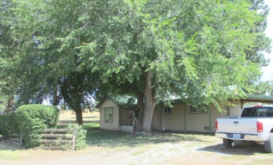 Lake Home For Sale in Chiloquin, Oregon