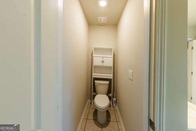 Welcome to this stunning 3 years old, end of unit 3 bedroom - photo 18