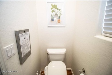 Discover ultimate comfort & convenience, in this charming 3BD