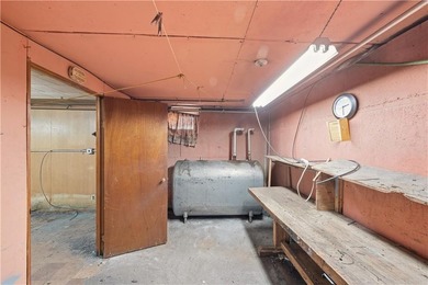LOCATION LOCATION LOCATION!! This one family semi-attached home - photo 22
