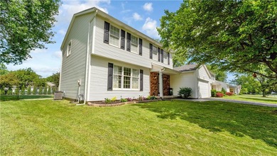 Well-maintained 1,872 sq. ft. colonial featuring 3 bedrooms, 1.5 - photo 3