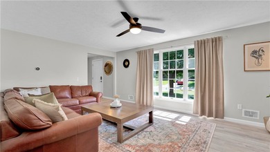 Well-maintained 1,872 sq. ft. colonial featuring 3 bedrooms, 1.5 - photo 9