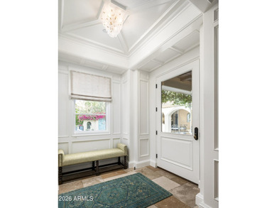 Ideally positioned in Windgate Pass overlooking the fully