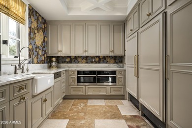 Ideally positioned in Windgate Pass overlooking the fully