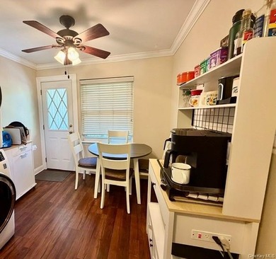 Beautiful County Club Gardens Lower Level Unit Awaits You! This - photo 11