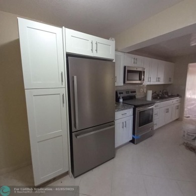 Lake Condo For Sale in Lauderhill, Florida