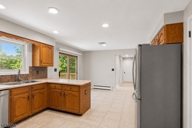 Welcome to this beautifully maintained, sun-drenched colonial - photo 12