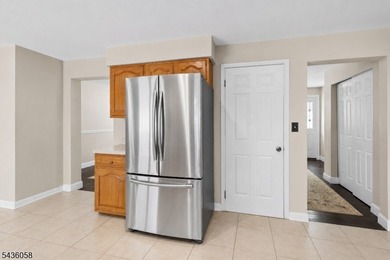 Welcome to this beautifully maintained, sun-drenched colonial - photo 14