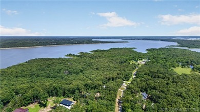 This 3 bed 2 bath Truman Lake home presents you with an amazing - photo 5