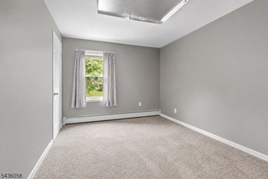 Welcome to this beautifully maintained, sun-drenched colonial - photo 24