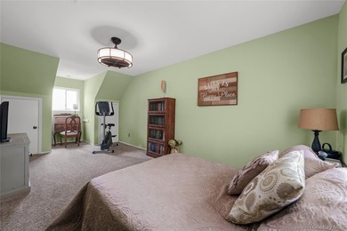 Move right into this beautifully updated 2-bedroom, 2-bath upper - photo 15