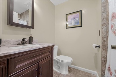 Move right into this beautifully updated 2-bedroom, 2-bath upper - photo 17