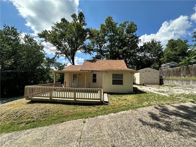 2-bedroom home conveniently located just minutes from the - photo 2