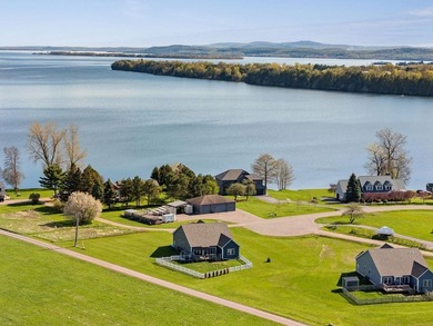 Experience refined single-level living just moments from Keeler - photo 2