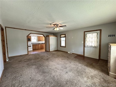 2-bedroom home conveniently located just minutes from the - photo 3