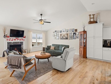 Experience refined single-level living just moments from Keeler - photo 5