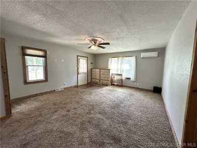 2-bedroom home conveniently located just minutes from the - photo 6