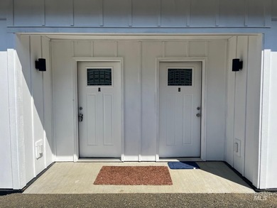 This brand-new, thoughtfully designed duplex offers modern - photo 3