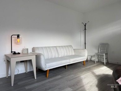 This brand-new, thoughtfully designed duplex offers modern - photo 5