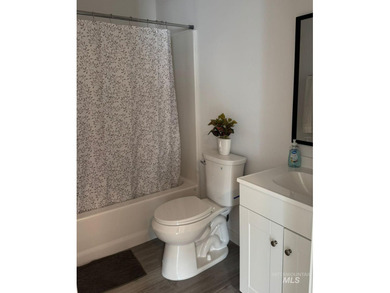 This brand-new, thoughtfully designed duplex offers modern - photo 9