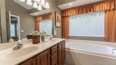 Experience comfort, convenience and modern updates in the heart - photo 8