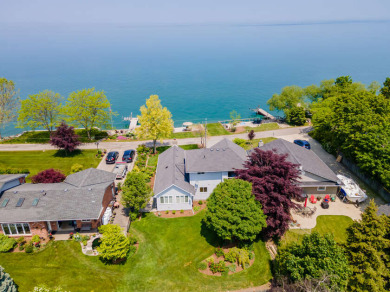 Lake Ontario - Niagara Home For Sale in Lincoln Ontario