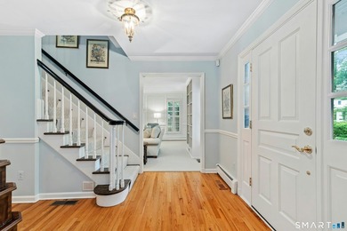 Classic 5-bedroom center hall Colonial nestled on a quiet - photo 4