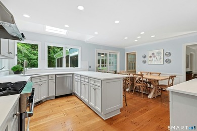 Classic 5-bedroom center hall Colonial nestled on a quiet - photo 6