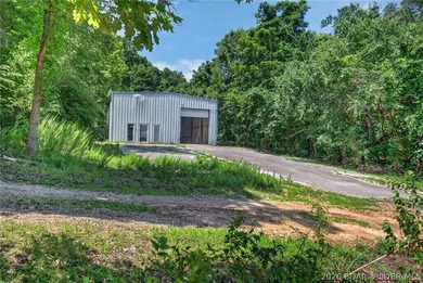 Endless potential awaits with this versatile 3,680-square-foot - photo 4