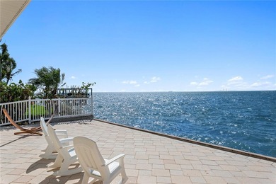 Perfectly positioned to capture the best of both worlds, this - photo 9