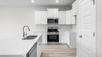 Welcome Forest Shores Villas! The thoughtfully designed interior - photo 5