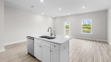 Welcome Forest Shores Villas! The thoughtfully designed interior - photo 8