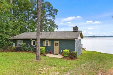 Move-in ready lakefront cabin with breathtaking views - photo 1