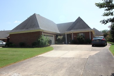 (private lake, pond, creek) Home Sale Pending in Hernando Mississippi