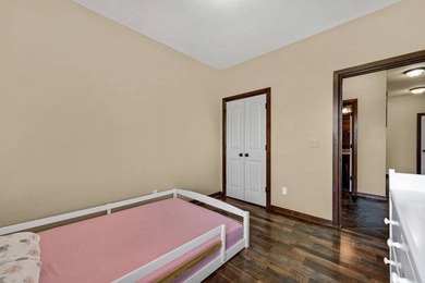 Don't miss this beautifully updated 4-bedroom, 2-bathroom home - photo 31