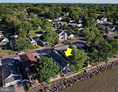 Enjoy waterfront living in this beautifully renovated cottage - photo 31