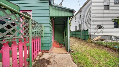 Not your typical cookie-cutter home. This 3-bedroom property is - photo 32