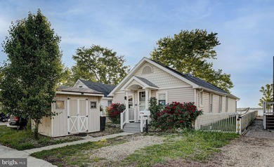 Enjoy waterfront living in this beautifully renovated cottage - photo 34
