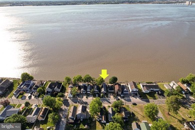 Enjoy waterfront living in this beautifully renovated cottage - photo 36