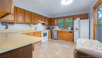 Opportunity awaits in the desirable Lakeview Acres Subdivision! - photo 8