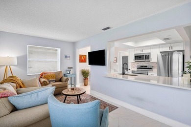 Welcome to refined living in Leisureville Boynton Beach, a - photo 12