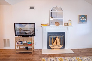 Experience the best of lakeside living in this unique property - photo 14