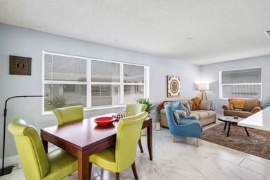 Welcome to refined living in Leisureville Boynton Beach, a - photo 14